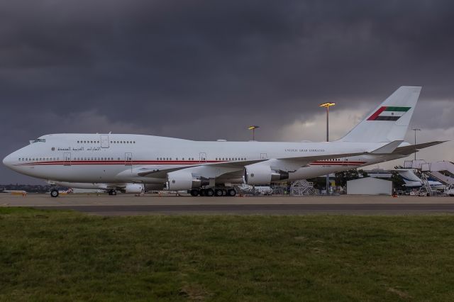 Boeing 747-400 (A6-HRM)