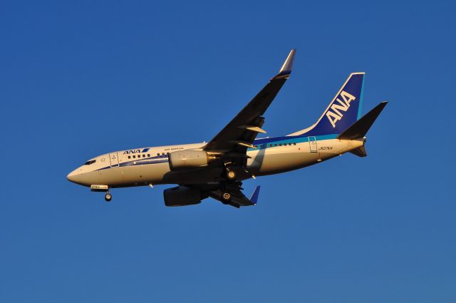 Boeing 737-700 (JA07AN)