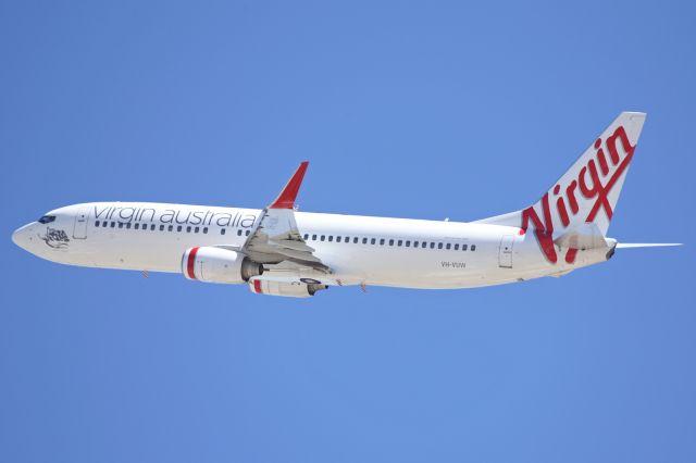 Boeing 737-800 (VH-VUH) - Departing runway 19, YBTL.