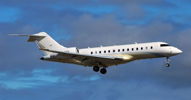 Bombardier Global 5000 (C-GCCA) - Santa Maria Island International Airport - LPAZ. February 17, 2022.