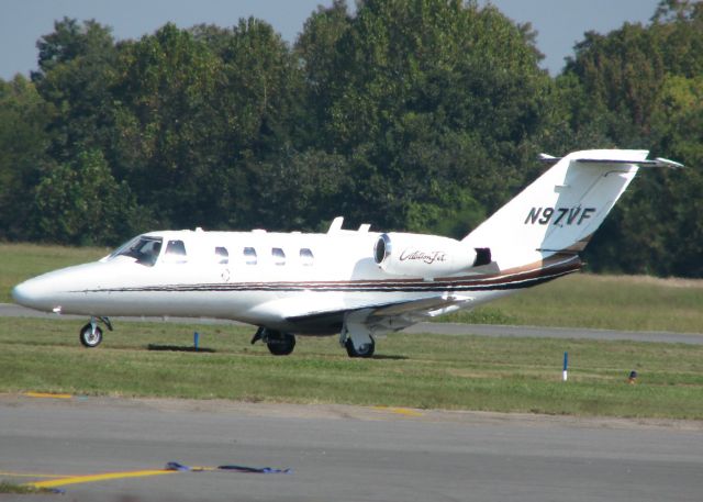 Cessna Citation CJ1 (N97VF) - Taxiing to the ramp after landing at Downtown Shreveport.