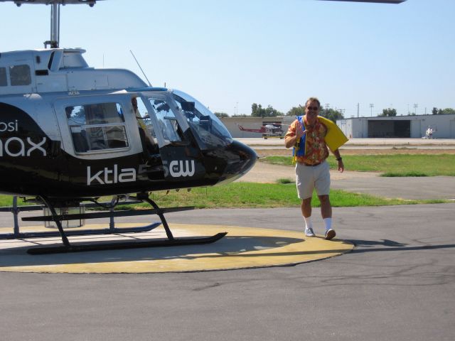 Bell JetRanger (N76PE) - Commander Chuck Street, pilot of the KTLA/KIIS traffic copter
