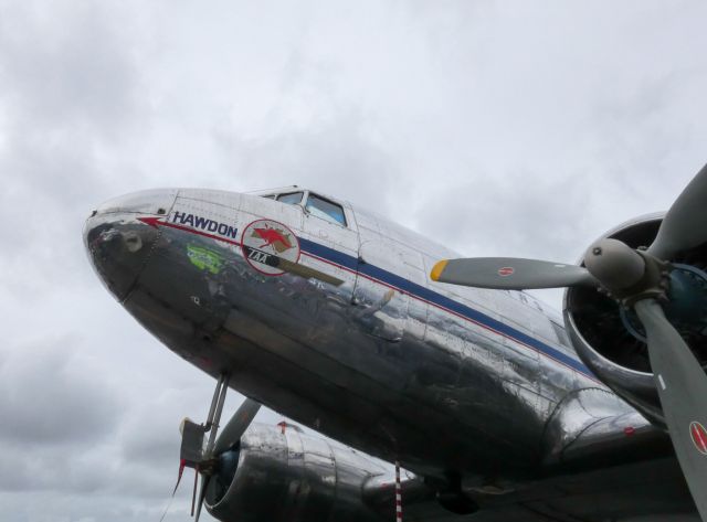 Douglas DC-3 (VH-AES)