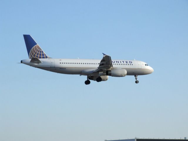 Airbus A320 (N426UA)