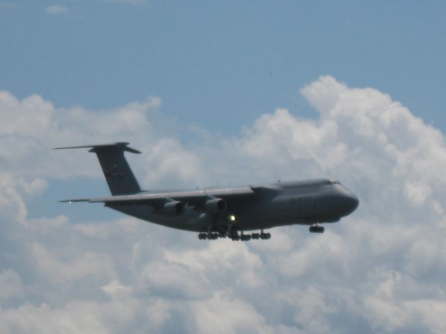 Lockheed C-5 Galaxy (07-0037) - On short final for runway 33 at Bangor Intl Aiport.