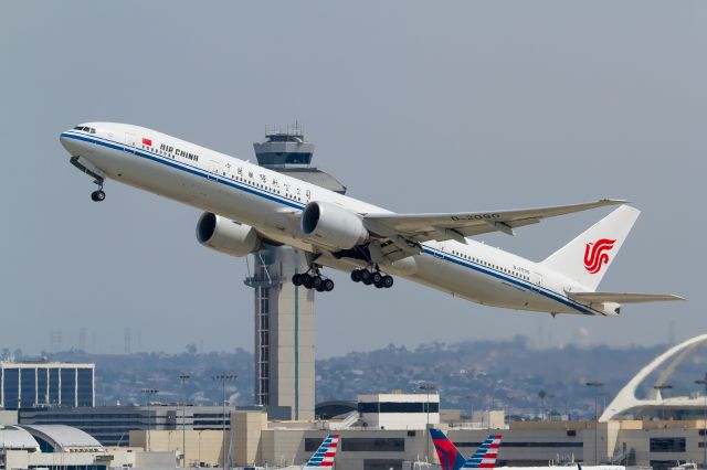 BOEING 777-300ER (B-2090) - 27.08.2016