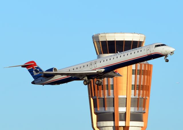 Canadair Regional Jet CRJ-900 (N939LR)