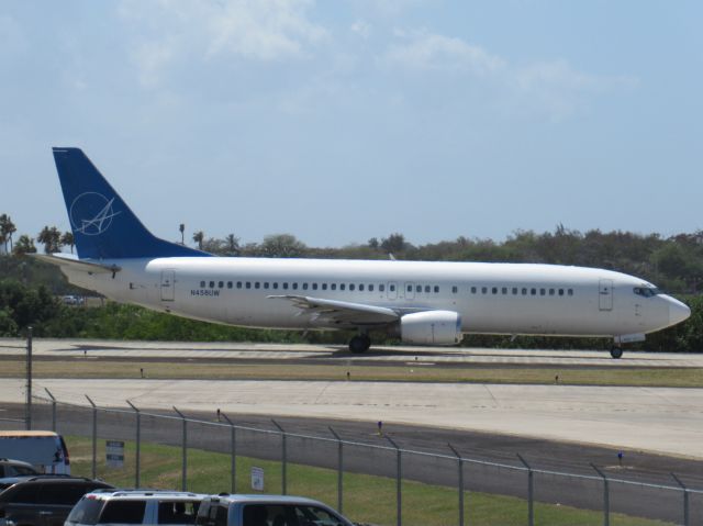 BOEING 737-400 (N458UW)