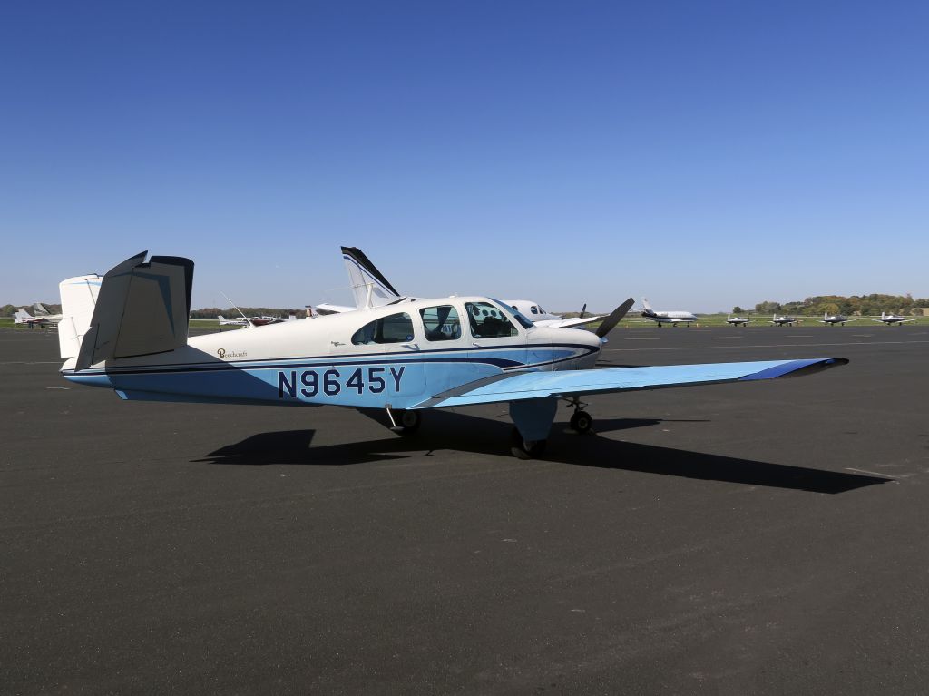 Beechcraft Bonanza (33) (N9645Y) - 18 October 2015