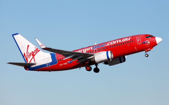 Boeing 737-700 (VH-VBZ) - Last -700 in Virgin Blue livery departing 34R