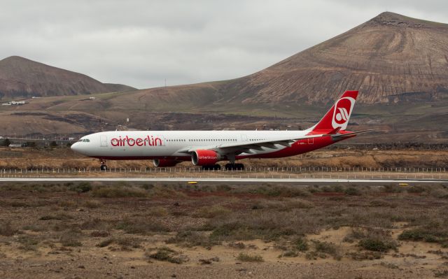 Airbus A330-300 (D-AERQ)