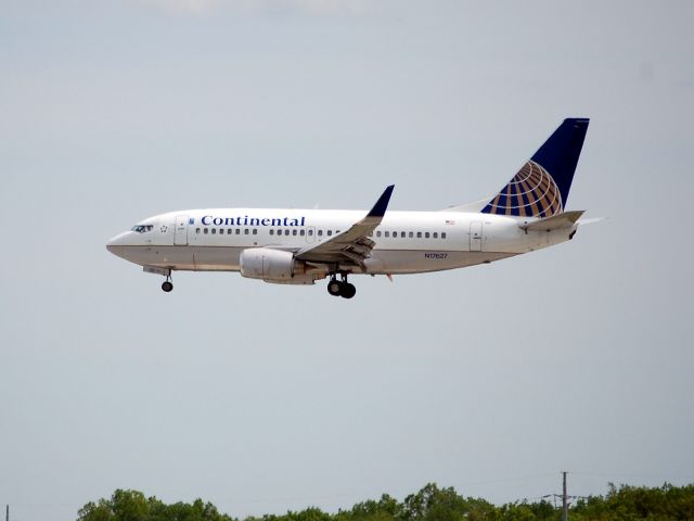 BOEING 737-600 —