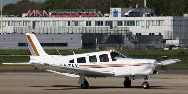 Piper Saratoga (OO-TAX)