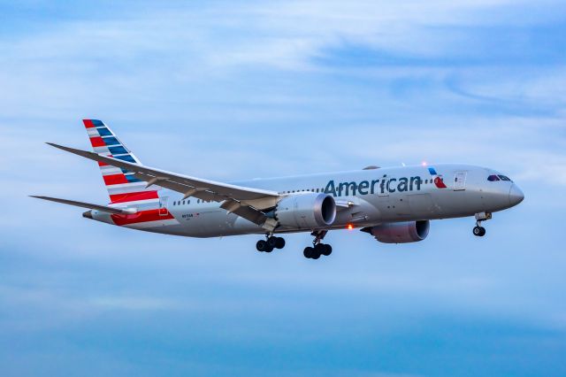 Boeing 787-8 (N819AN) - American Airlines 787-8 landing at DFW on 12/21/22. Taken with a Canon R7 and Tamron 70-200 G2 lens.