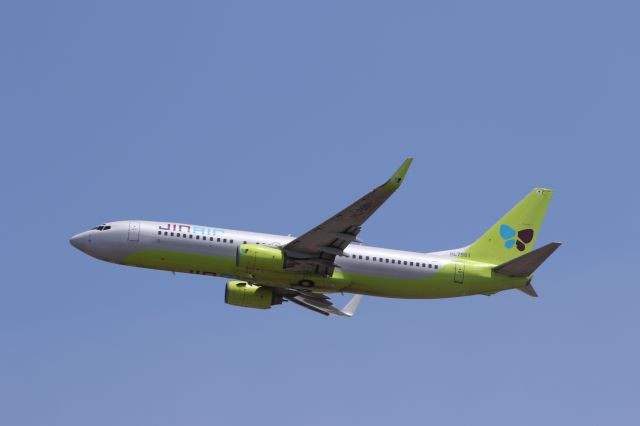Boeing 737-800 (HL7561) - 10 May 2015:
