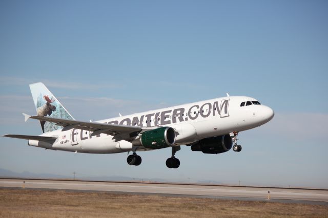 Airbus A319 (N954FR) - Departing runway 8