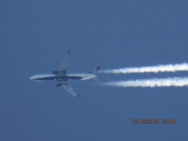 Boeing 737-900 (N871DN)
