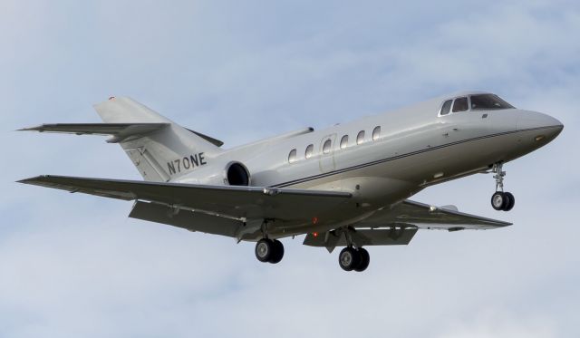 Hawker 800 (N70NE)