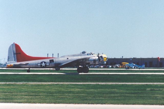 Boeing B-17 Flying Fortress (N3509G)