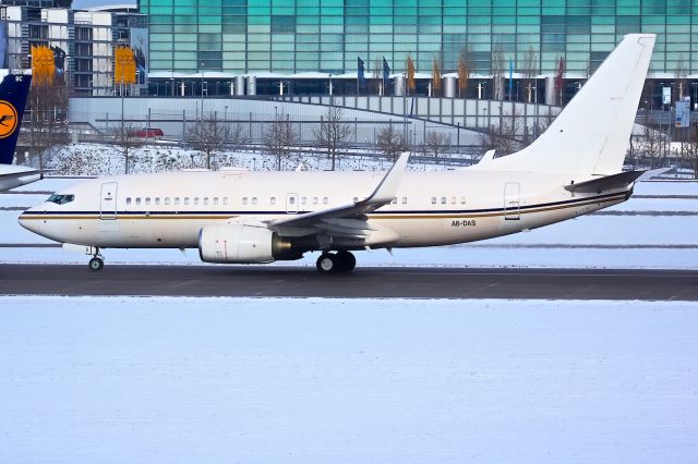 Boeing 737-700 (A6-DAS)