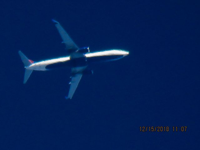 Boeing 737-900 (N818DA)