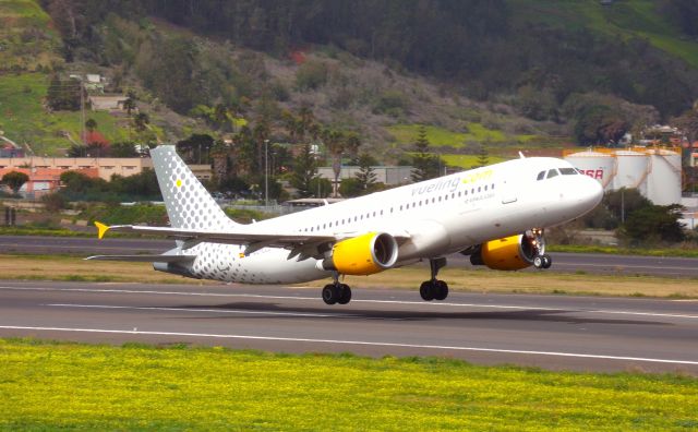 Airbus A320 (EC-LLJ)