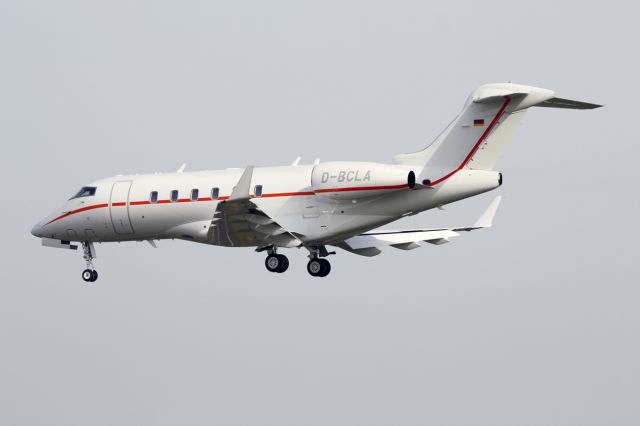 Bombardier Challenger 300 (D-BCLA)