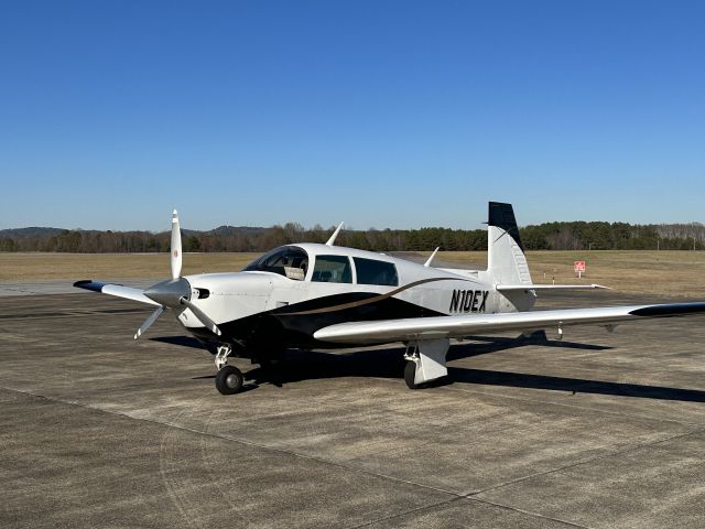 Mooney M-20 (N10EX)