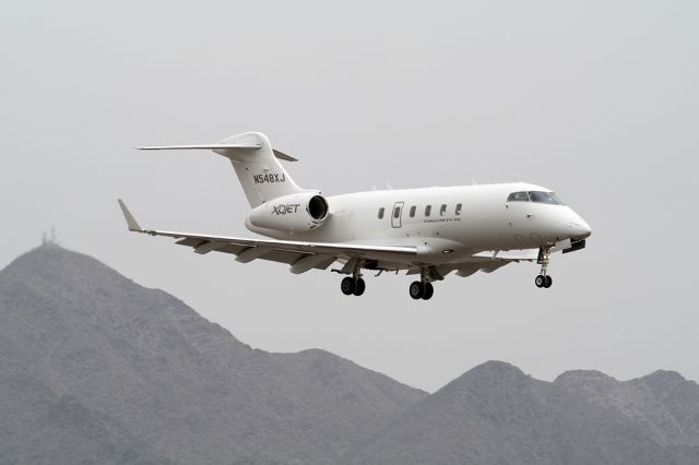 Bombardier Challenger 300 (N548XJ)