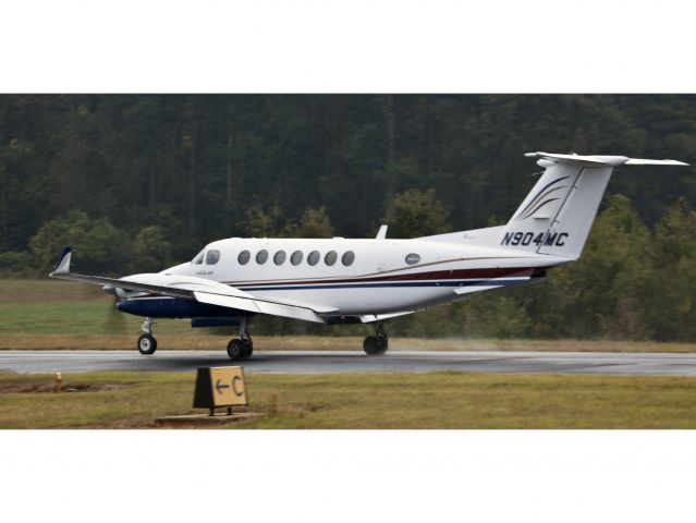 Beechcraft Super King Air 350 (N904MC)