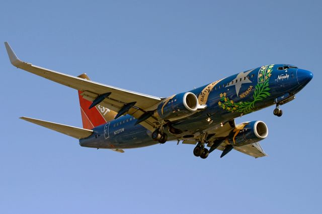 Boeing 737-700 (N727SW) - A Southwest Airlines Boeing 737 on final to KLAX. Painted in special colors representing the state of Nevada, it is quite colorful.