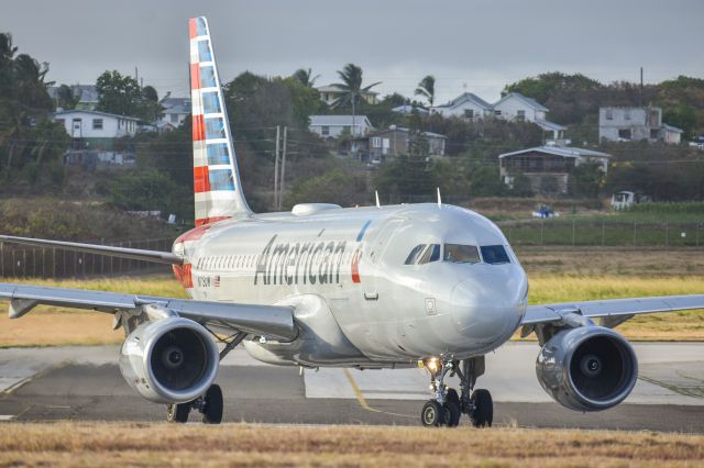 Airbus A319 (N713UW)