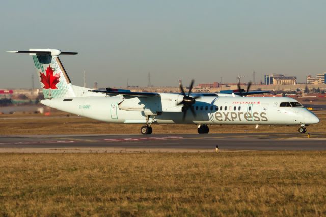 de Havilland Dash 8-400 (C-GGNY) - May 2019