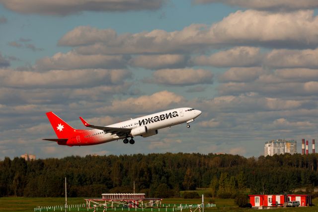 Boeing 737-700 (VP-BUU)