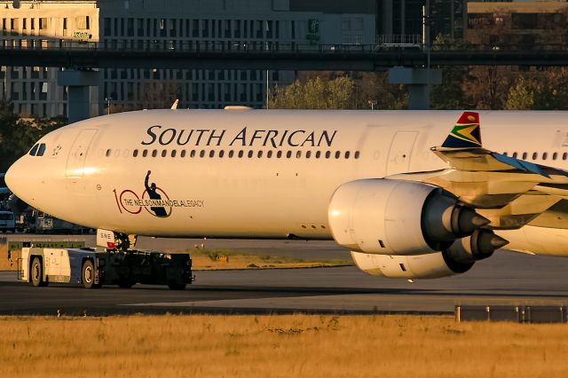 Airbus A340-600 (ZS-SNE)