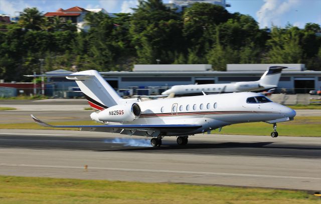 Cessna Citation Longitude (N825QS)