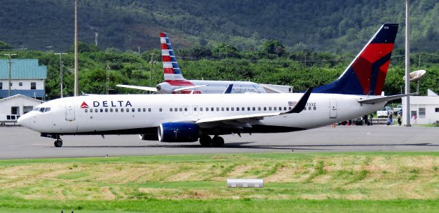 Boeing 737-800 (N3733Z)