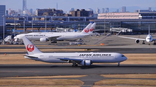 BOEING 767-300 (JA613J)