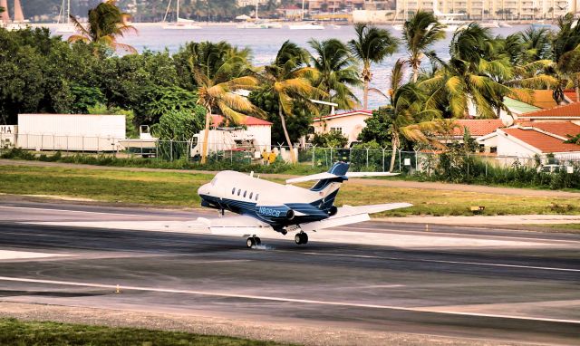 IAI Gulfstream G100 (N806CB)