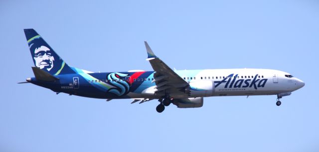 Boeing 737 MAX 9 (N933AK) - Seattle Kraken Hockey  4-22-2025