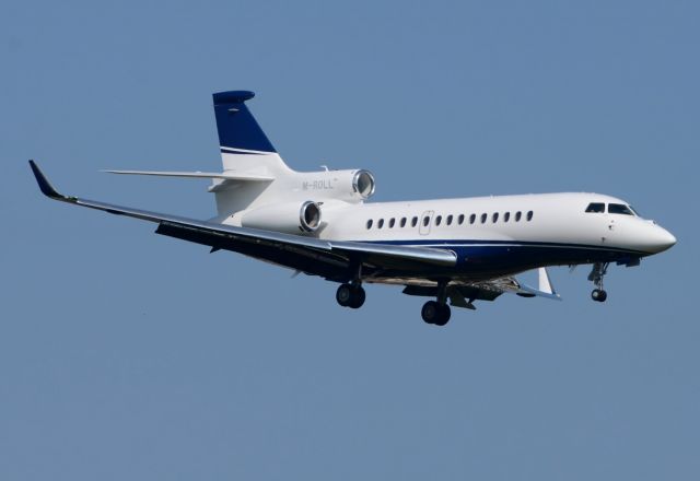 Dassault Falcon 7X (M-ROLL)