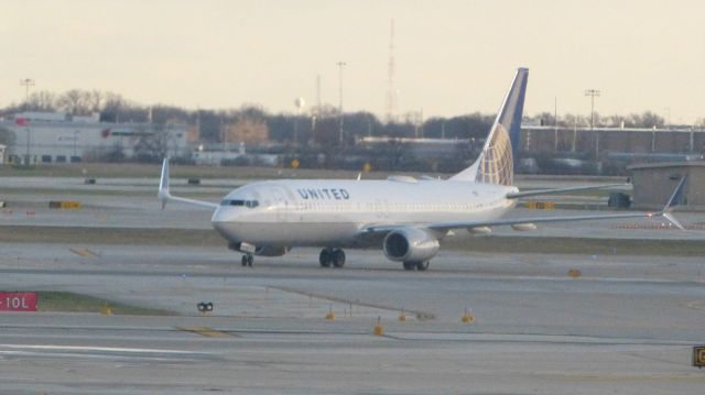 Boeing 737-800 —