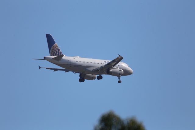 Airbus A319 (N897UA)