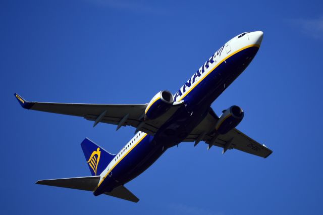 Boeing 737-800 (EI-EBC) - Ryanair B737-8AS(WL) (EI-EBC) mid morning departure ex NCL. (Photo May 2017)