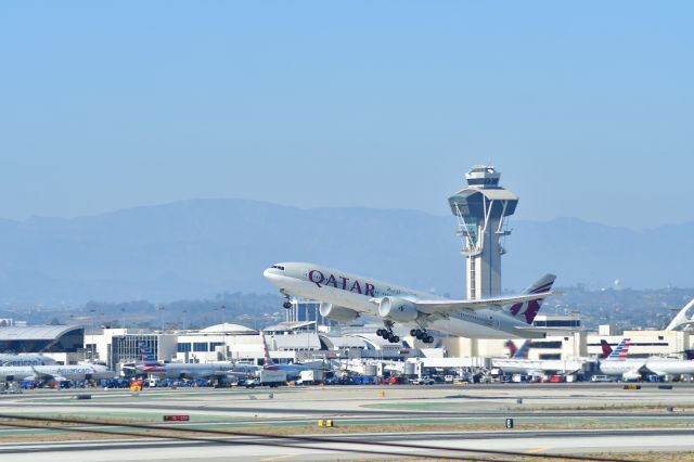 BOEING 777-200LR (A7-BBH)