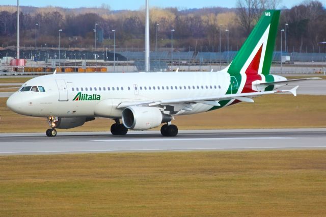 Airbus A319 (EI-IMB)