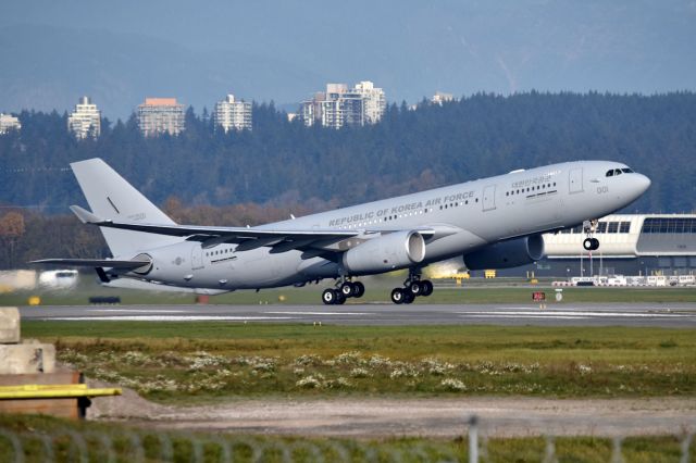 Airbus A330-300 (N18001) - ROKAF A330 MRTT delivery flight YVR to Korea