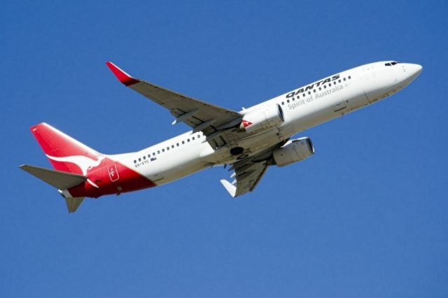 Boeing 737-800 (VH-VYC) - Heading skywards off runway 23. Thursday 4th April 2013.