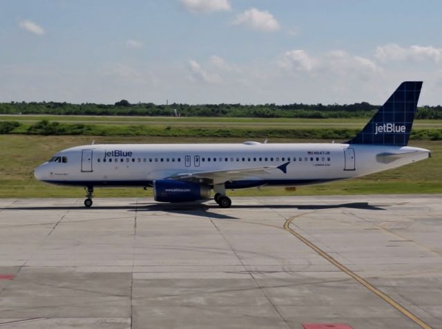 Airbus A320 (N547JB)