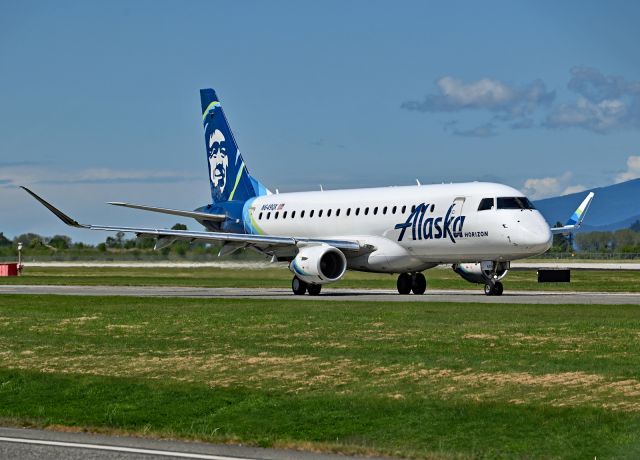Embraer 175 (N649QX)